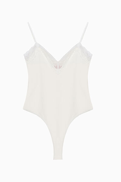 Quzu Kadın Atlet, Body