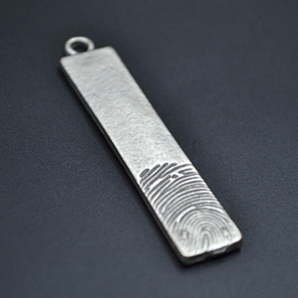 Bu Farklı Kolye, Zincir, Künye