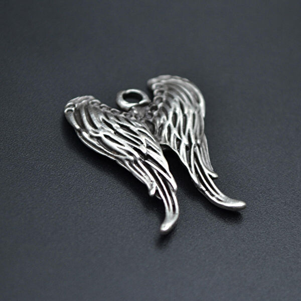 Bu Farklı Kolye, Zincir, Künye