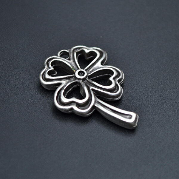 Bu Farklı Kolye, Zincir, Künye