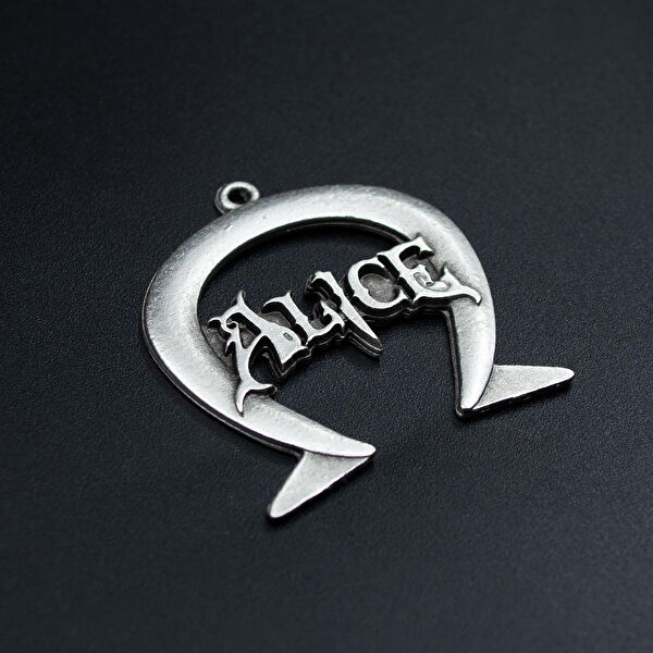 Bu Farklı Kolye, Zincir, Künye