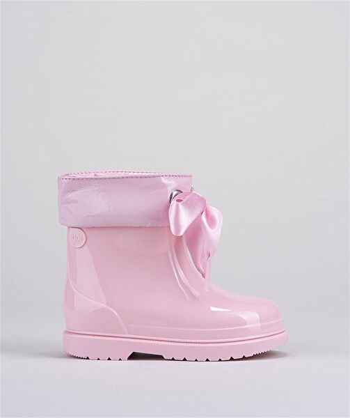  Kız Çocuk Bot, Çizme