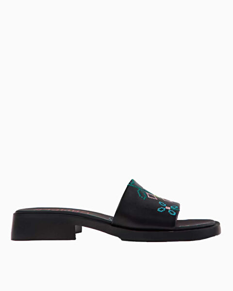 Camper Kadın Terlik