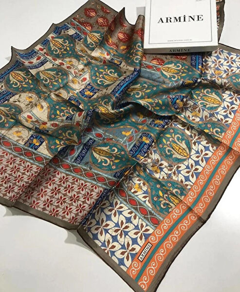 Armine Şal, Eşarp ve Aksesuarı