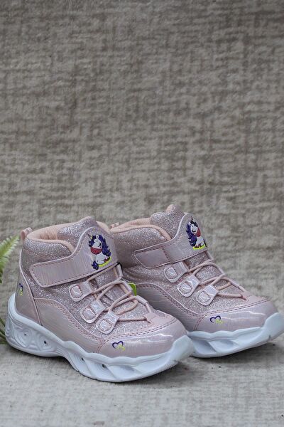  Kız Çocuk Bot, Çizme