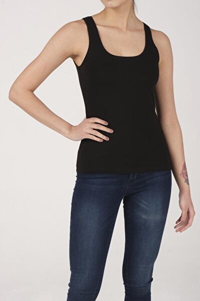 FSM 1453 Kadın Atlet, Body