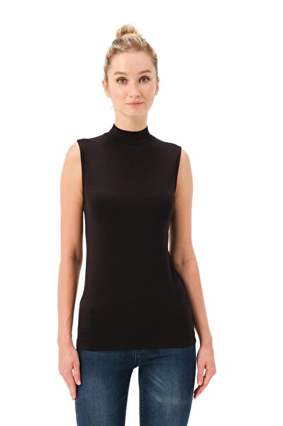 FSM 1453 Kadın Atlet, Body