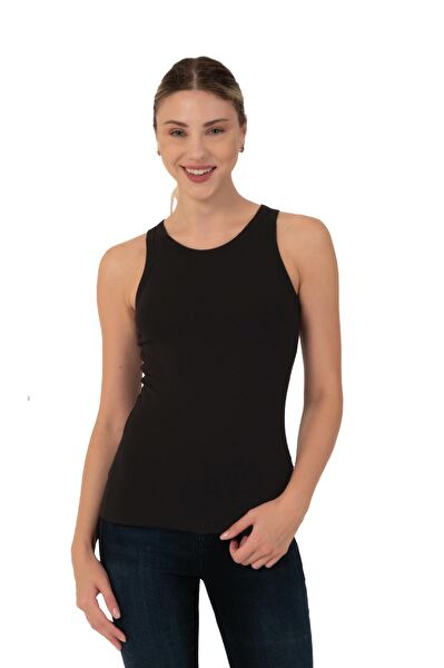 FSM 1453 Kadın Atlet, Body