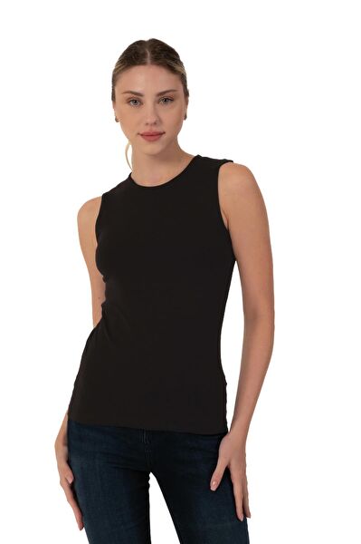 FSM 1453 Kadın Atlet, Body