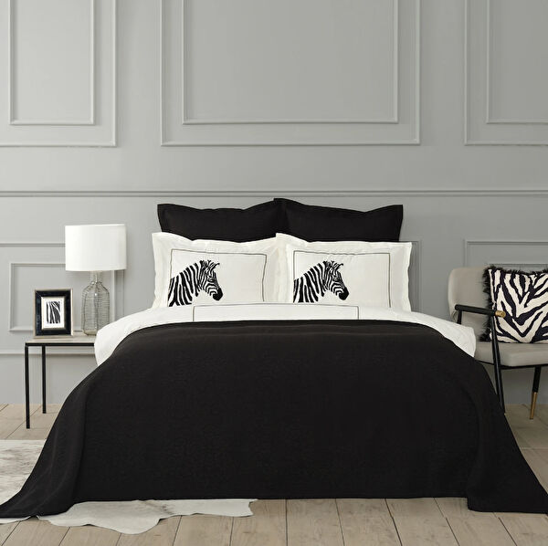 Karaca Yatak Örtüsü