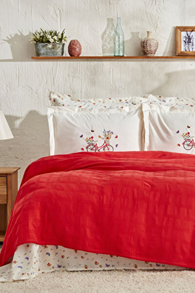 Karaca Nevresim Takımı