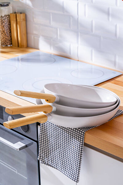 Acar Tencere, Tava Seti