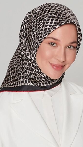 Armine Şal, Eşarp ve Aksesuarı