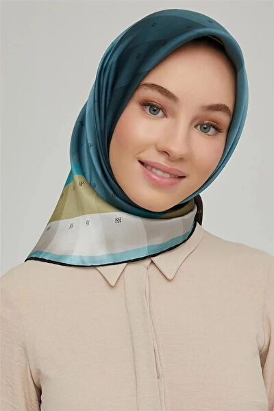 Armine Şal, Eşarp ve Aksesuarı