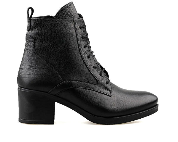 Castle Black Kadın Bot