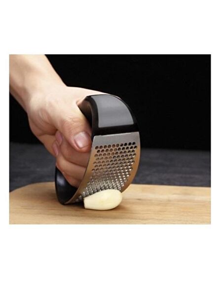 Baroness Patates, Sarımsak Ezici