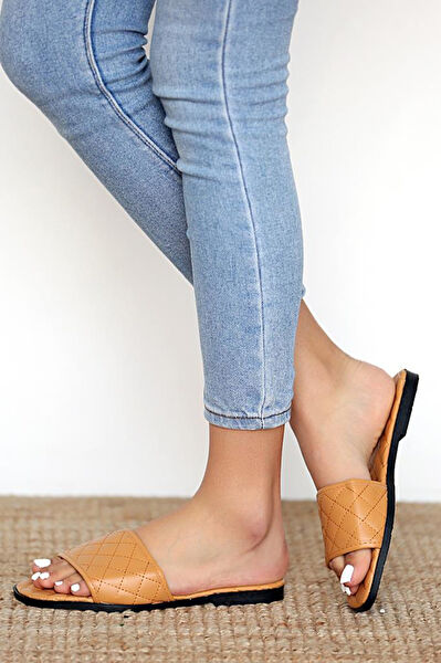 Pembe Potin Kadın Terlik