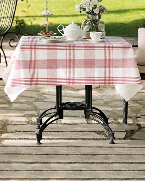 Madame Coco Masa Örtüsü