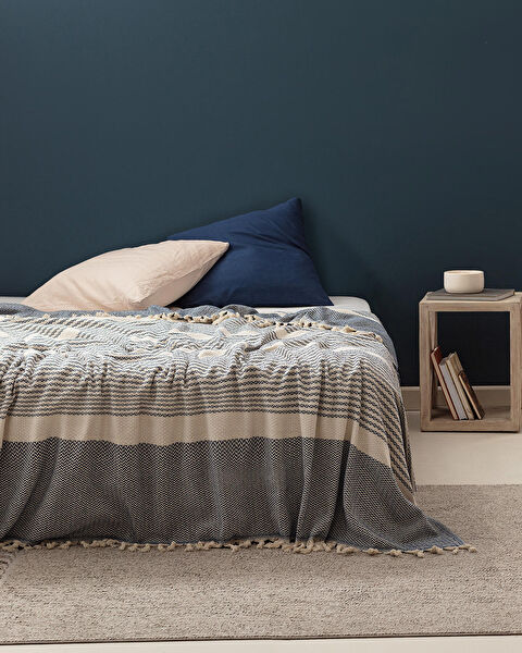 Madame Coco Yatak Örtüsü