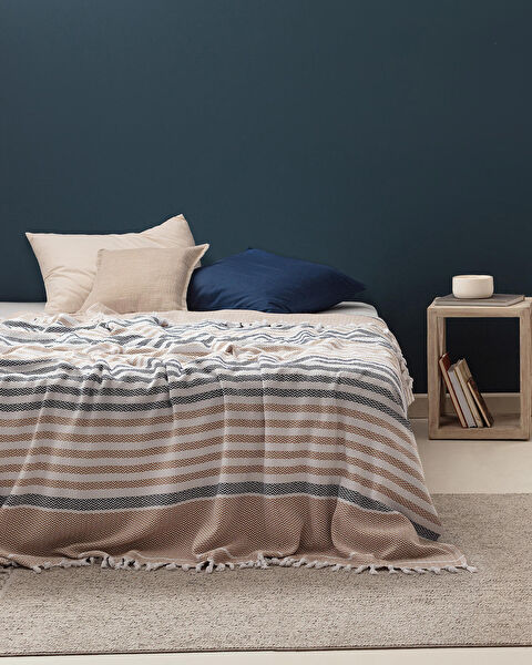 Madame Coco Yatak Örtüsü