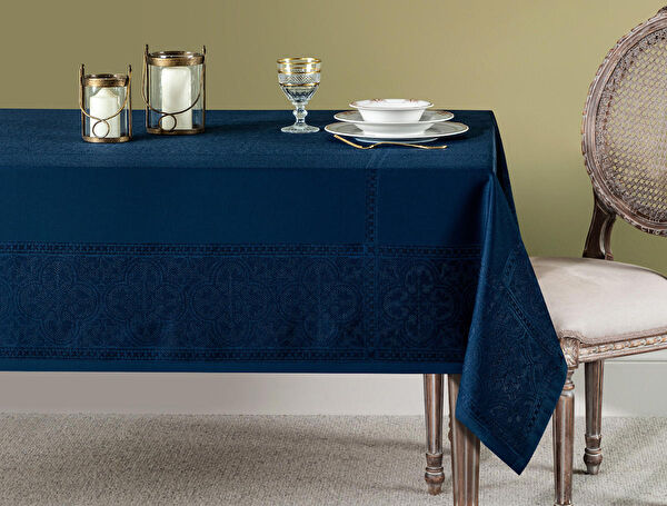 Madame Coco Masa Örtüsü