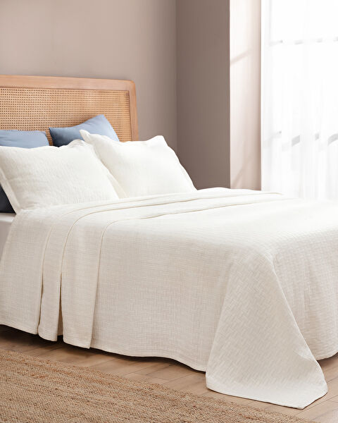 Madame Coco Yatak Örtüsü