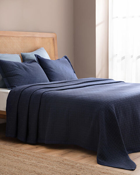 Madame Coco Yatak Örtüsü