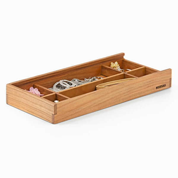 Woodsaka Sepet, Kutu