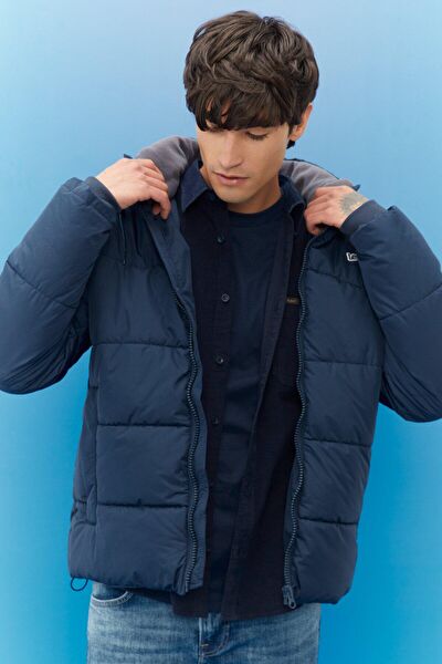 Lee Erkek Mont, Kaban