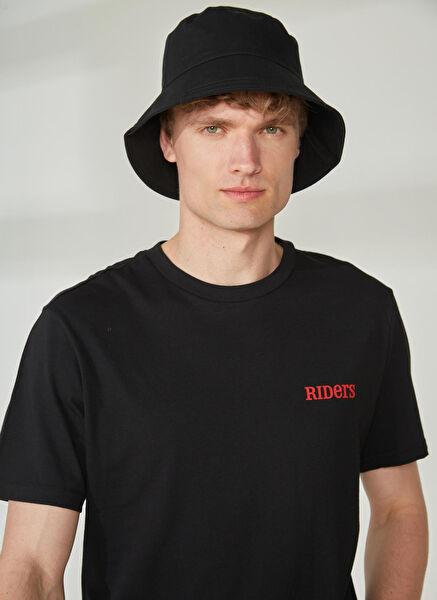 Riders by Lee Erkek Tişört