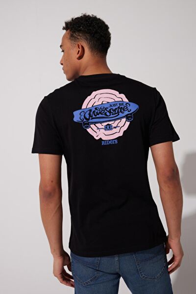 Riders by Lee Erkek Tişört