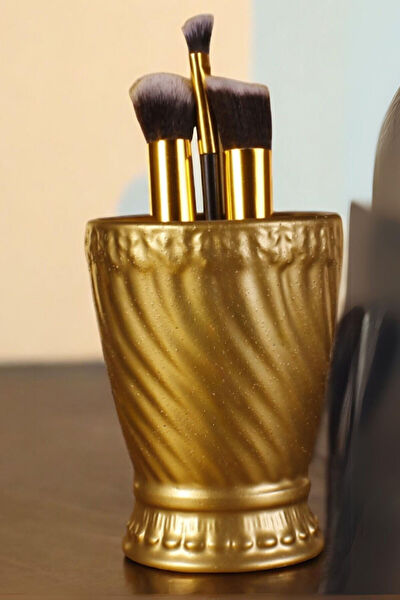 Evene Makyaj Kutusu, Organizer