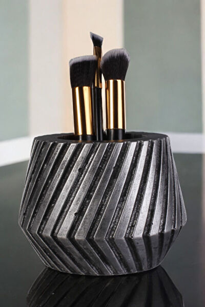 Evene Makyaj Kutusu, Organizer