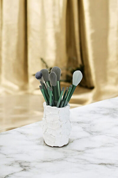 Evene Makyaj Kutusu, Organizer