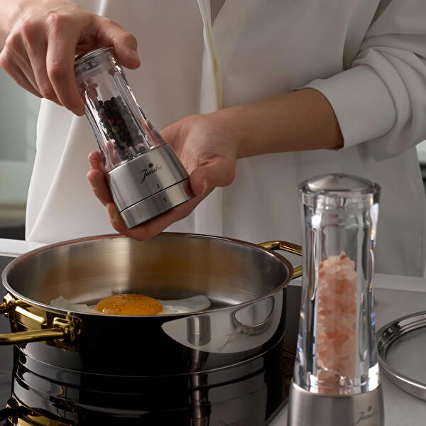 Jumbo Tuz, Karabiber Değirmeni