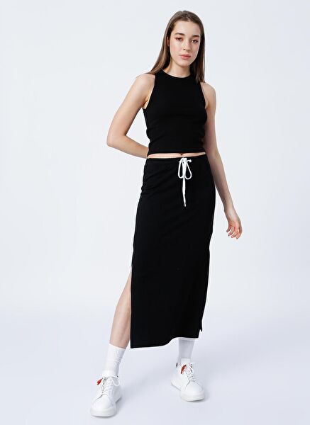 Fabrika Kadın Atlet, Body