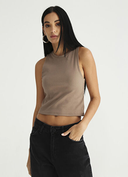 Fabrika Kadın Atlet, Body