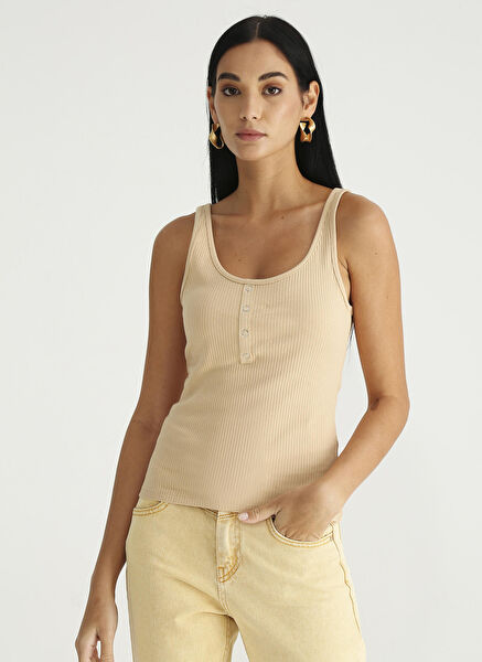 Fabrika Kadın Atlet, Body