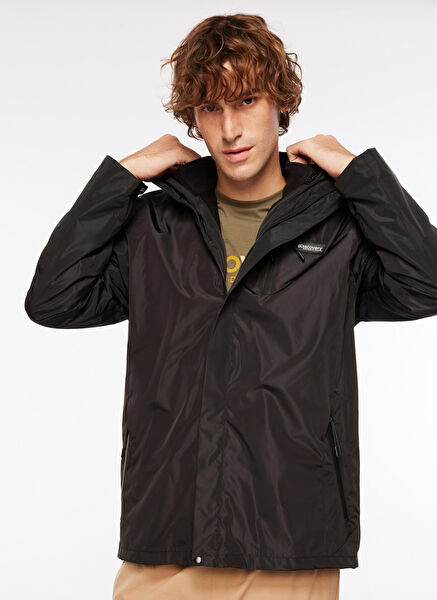 Discovery Expedition Erkek Mont, Kaban