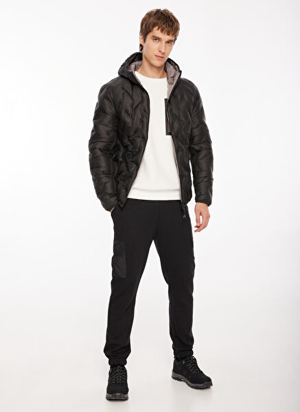 Discovery Expedition Erkek Mont, Kaban