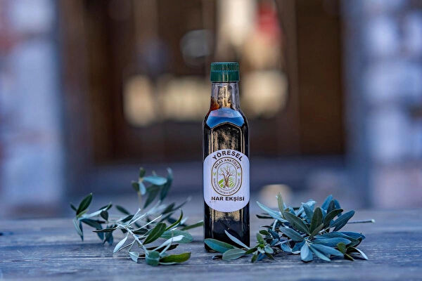 Milas Anatolie Nar Ekşisi, Ekşiler