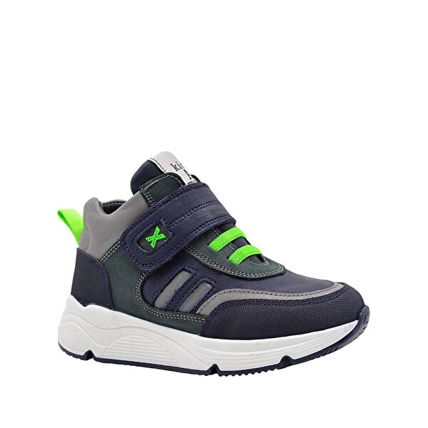  Erkek Çocuk Bot, Çizme