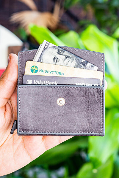 Garbalia Erkek Kartlık, Pasaportluk