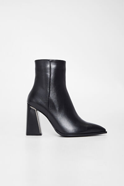 VALMENTİ Kadın Bot