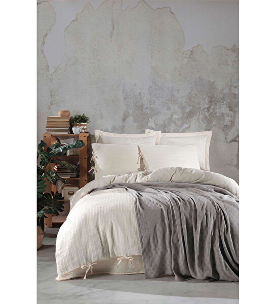 Şaheser Nevresim Takımı