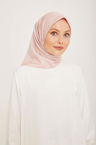 Armine Şal, Eşarp ve Aksesuarı