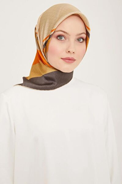 Armine Şal, Eşarp ve Aksesuarı