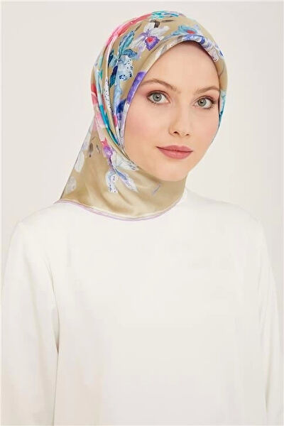 Armine Şal, Eşarp ve Aksesuarı