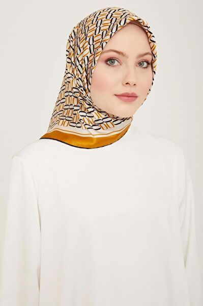 Armine Şal, Eşarp ve Aksesuarı