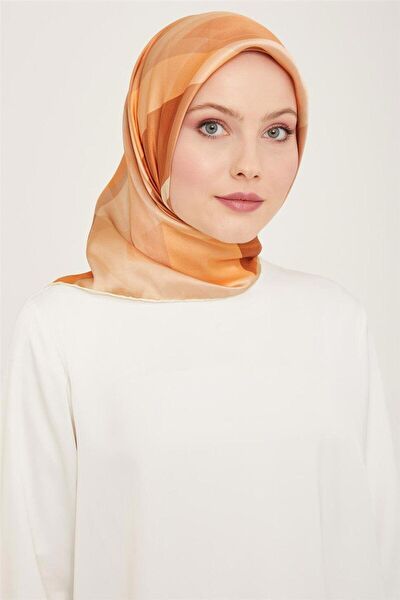 Armine Şal, Eşarp ve Aksesuarı